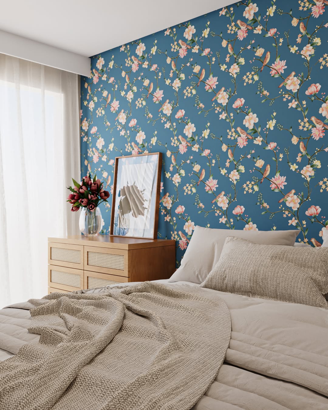 O fundo azul profundo transmite serenidade e equilíbrio, enquanto as rosas trazem um toque român